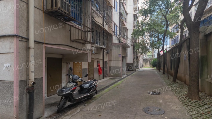 发改委宿舍外景图