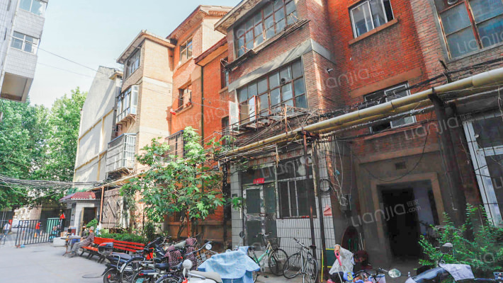 经八路18号院外景图