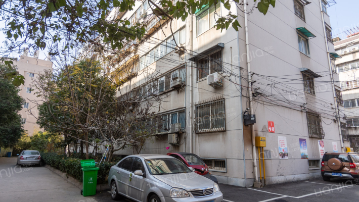 政法委家属楼外景图