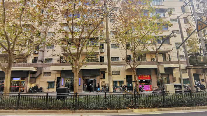 万航渡路1502号外景图