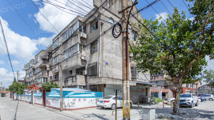 平潮镇民主路外景图