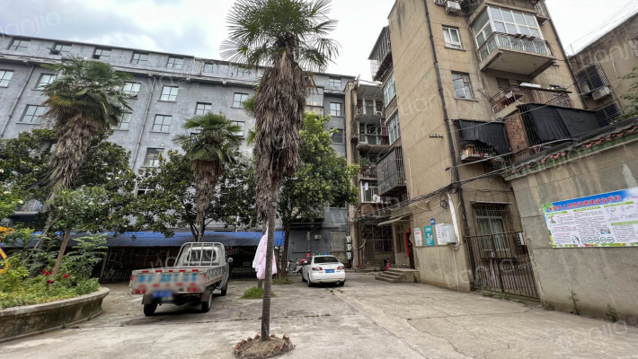 建行家属院外景图