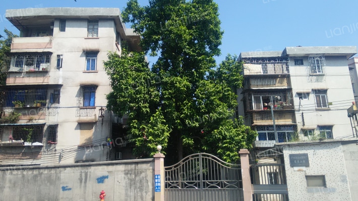 半导体器件厂宿舍外景图