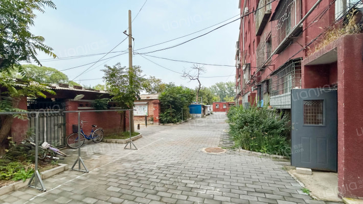 房山火车站家属楼外景图