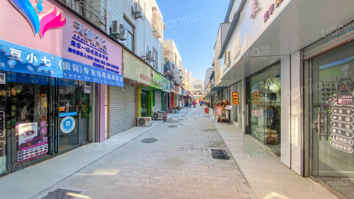 步康住宅楼外景图