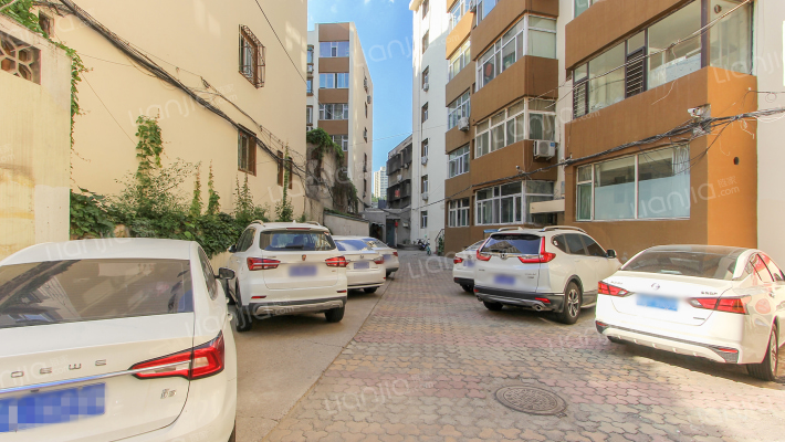 珠琳宿舍外景图