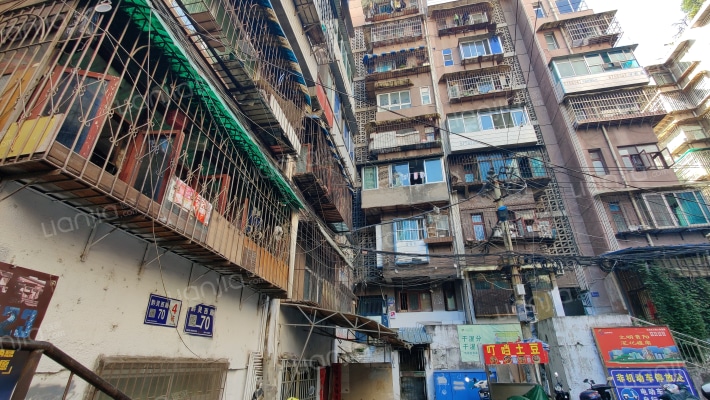 黔灵西路70号外景图