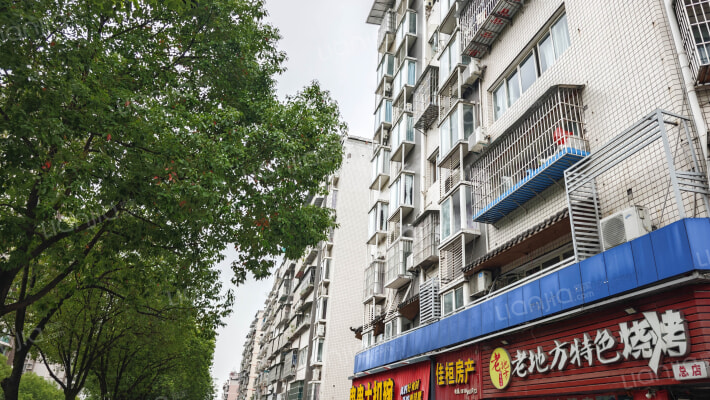 万州总商会大厦外景图