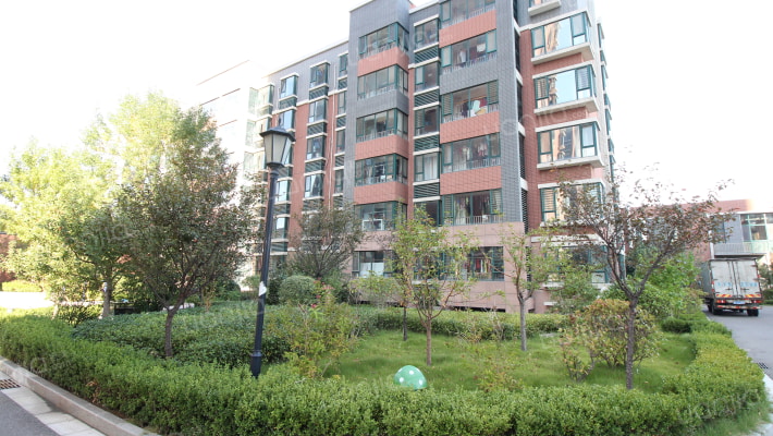 东方星小区外景图