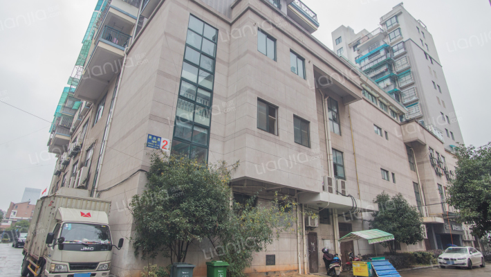 振新路190号外景图