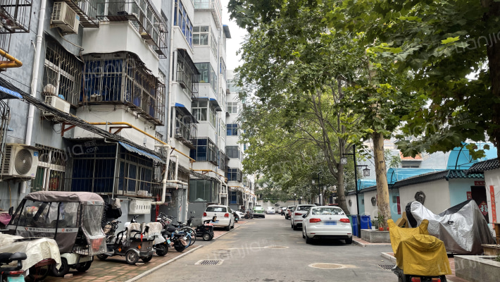 熟料彩印厂住宅楼外景图