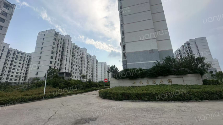 山水金盾花园外景图