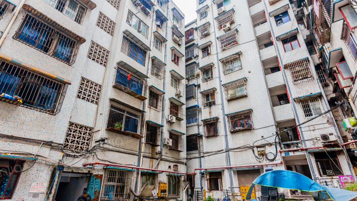 一人巷18号外景图