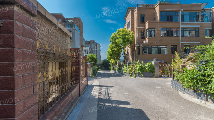 恒龙依山龙郡外景图