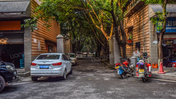 新天花园外景图