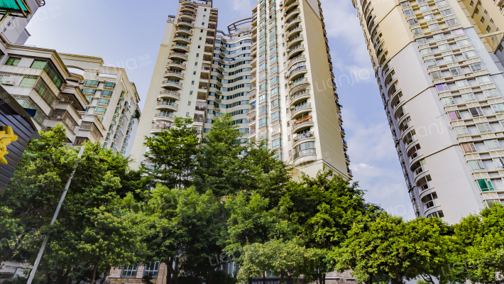 富域华府外景图