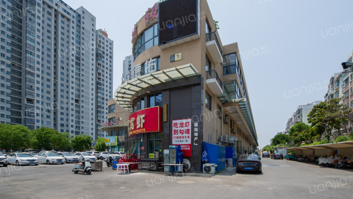 世茂名品街区外景图