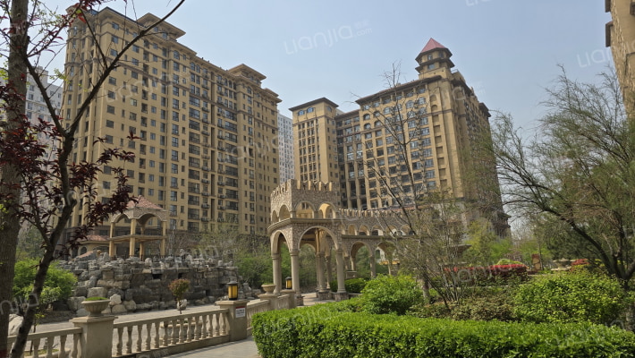 花香漫城外景图