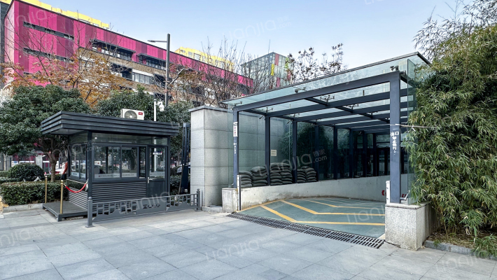 西安建工大楼外景图