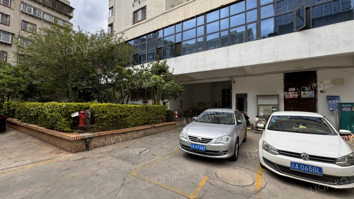 威远街供电局高层宿舍外景图