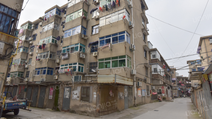 汽车公司家属区外景图