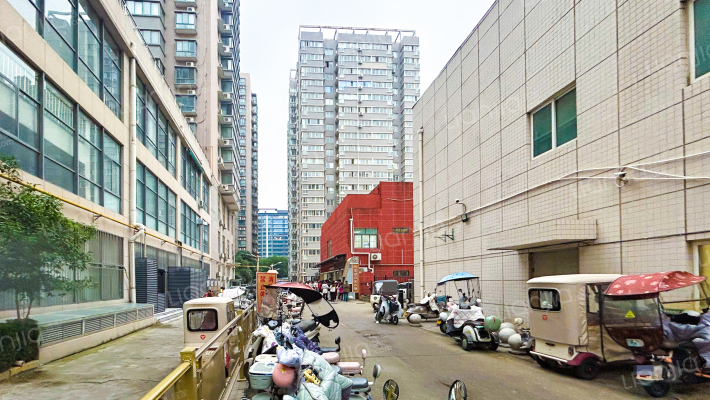 城市雅苑小区外景图