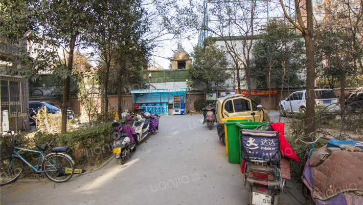 春天花园外景图