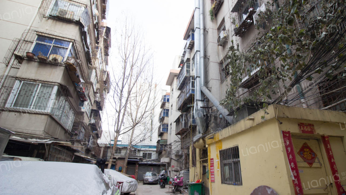 新圃西街212号院外景图