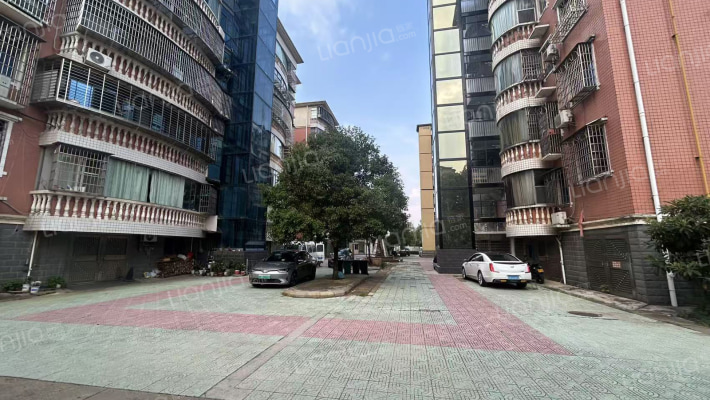 和平小区外景图