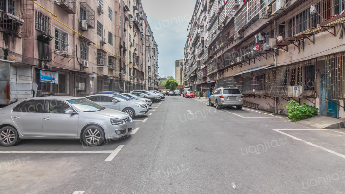 东华苑小区外景图