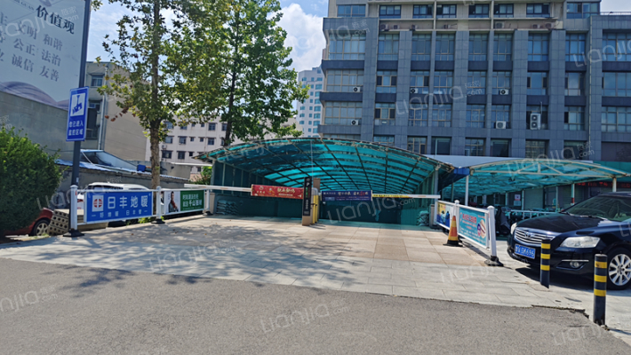 金顿大厦外景图