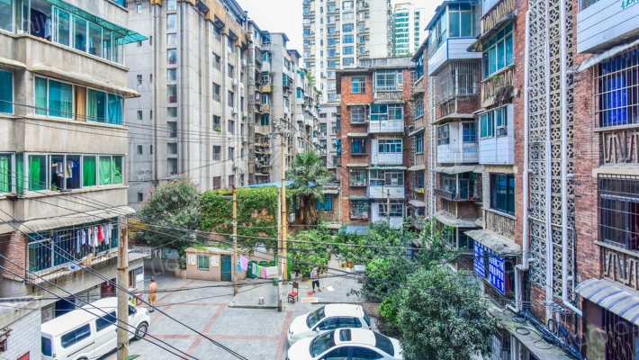 陕西路127号院落外景图