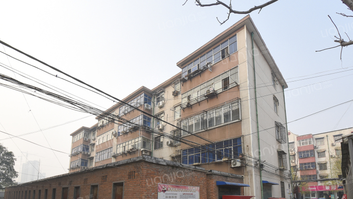 财税学校家属院外景图