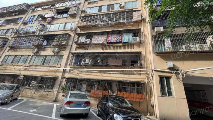 市住建局风华路家属院外景图