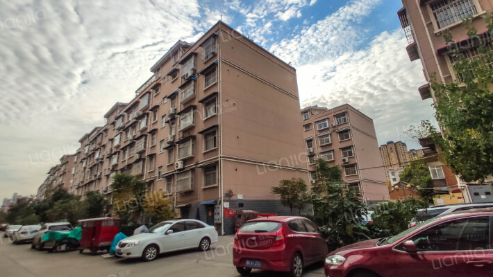 万里星河花园小区外景图