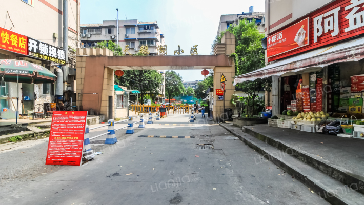 天鹅湖小区外景图