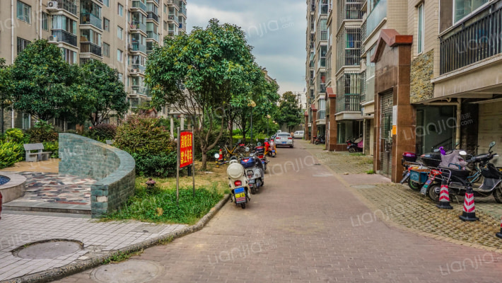 富跃•香格里拉外景图