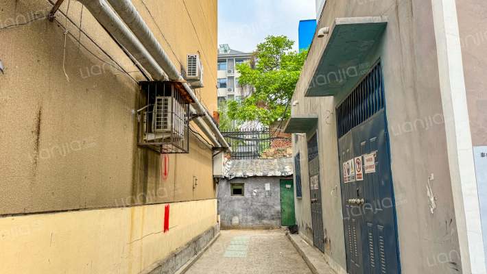 金属木柴厂宿舍外景图