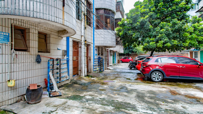 华联宿舍外景图