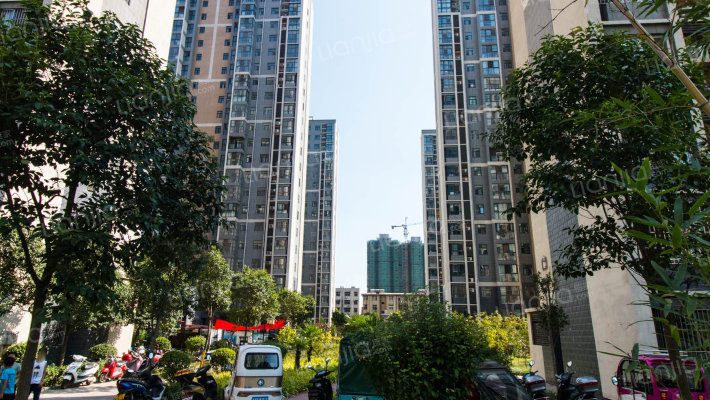 珑绣花园外景图