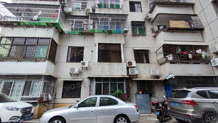 海口市蔬菜公司宿舍大院外景图