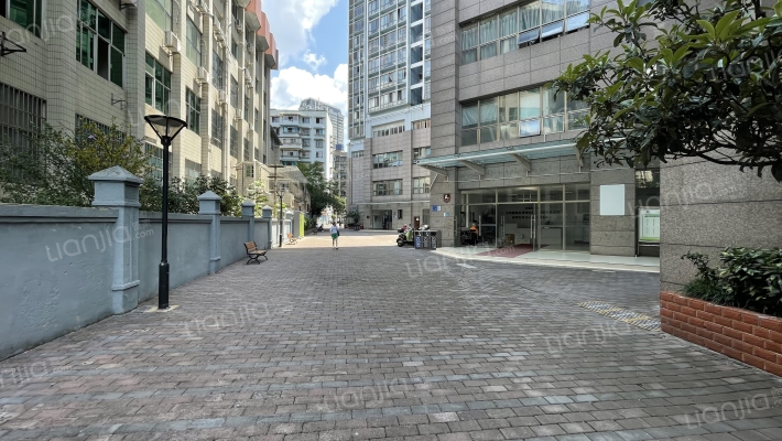 南明综合大楼外景图