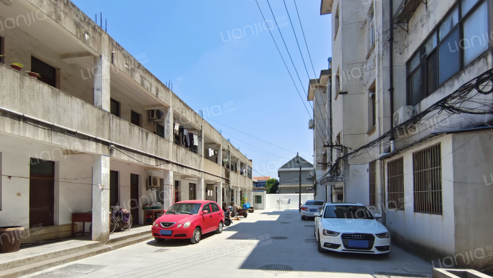 黄海汽配宿舍楼外景图