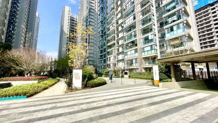 复地雲極外景图