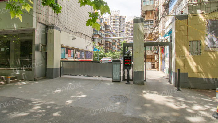 东里路13号院外景图