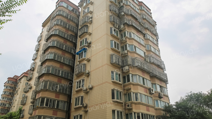 槐苑花园外景图