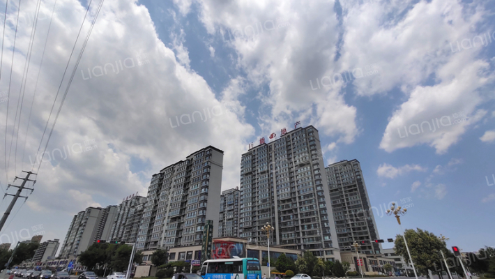 巨能城翡翠苑外景图