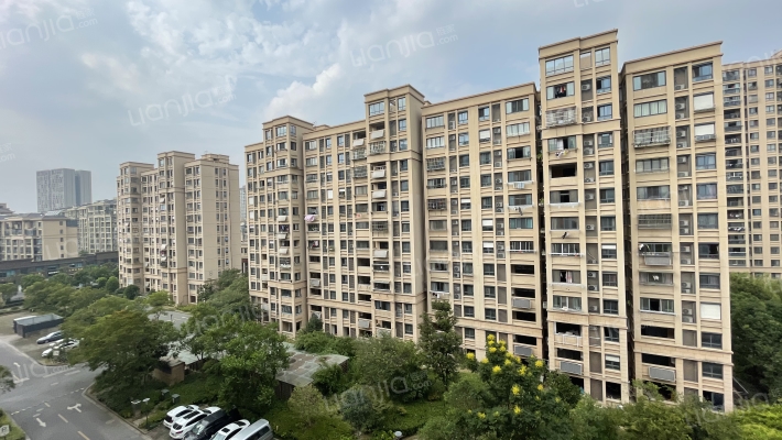 龙蟠佳苑外景图