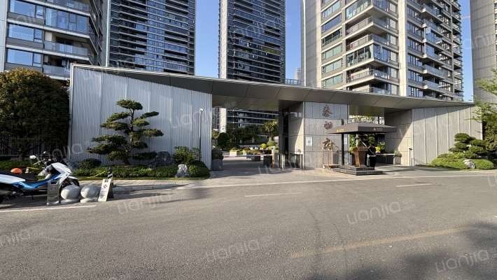 富春金茂星外滩·秦望府外景图