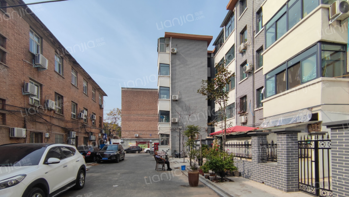 煤气公司宿舍楼外景图